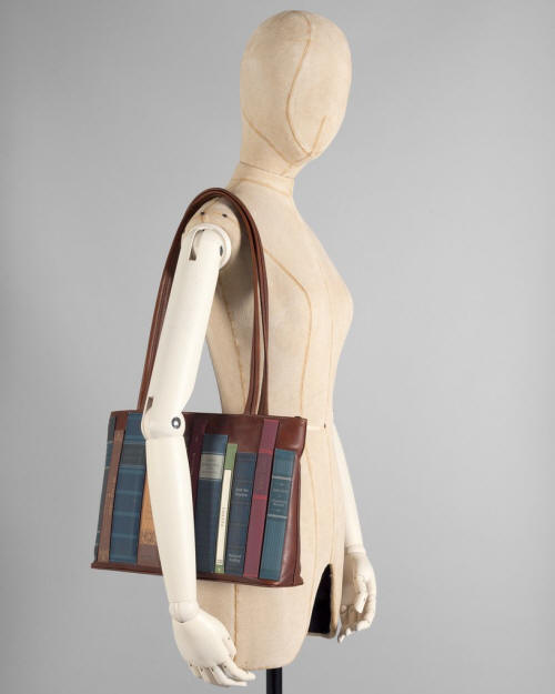 Yoshi Bookworm Applique Brown Leather Shoulder Bag (YB98) Red Rae